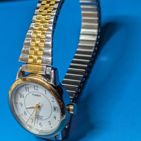 Timex Indiglo Vintage Date and Time Wristwatch Stretchable Band Medium wrist Int - Picture 8 of 8